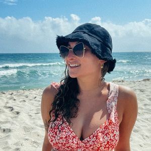 Meet your Posher, Jillian